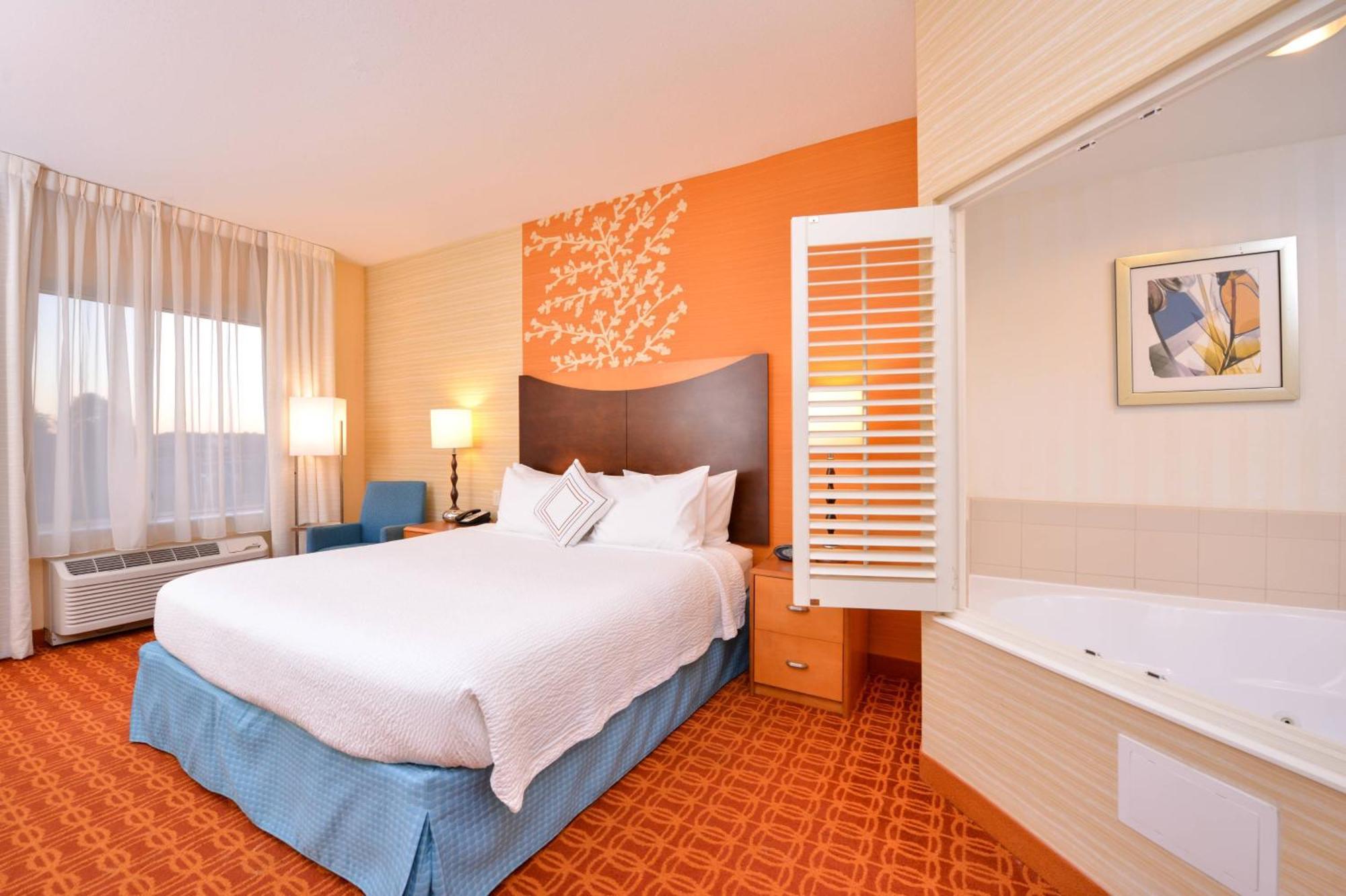 Fairfield Inn & Suites Уайт Марш Екстериор снимка